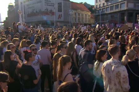 HRVATSKA NA NOGAMA! Protesti zbog abortusa i poziva na savjest! (VIDEO)