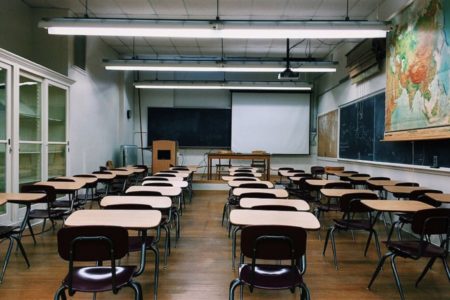 PROSVJETNI RADNICI TRAŽE OBRAZOVANJE PO MJERI UČENIKA I UČITELJA Štrajk u osnovnim školama u Federaciji: Upozoravaju na ugrožena prava