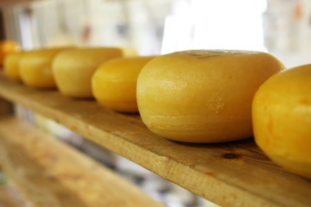 BIZARNA KRAĐA Lopovi iz kamiona ukrali 230 kilograma sira