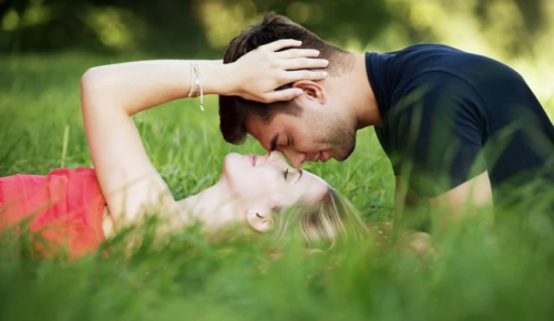 POTRUDITE SE DA UŽIVATE U ZAJEDNIČKIM TRENUCIMA Tri tajne za dugu ljubavnu vezu