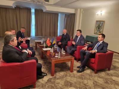OTVORENI BALKAN Bilateralni sastanak Tegeltije sa Kovačevskim i Abazovićem u Ohridu (FOTO)