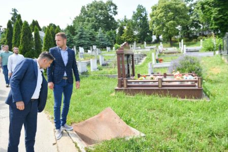 STANIVUKOVIĆ OBILAZIO JAVNA PREDUZEĆA Nakon „Akvane“, posjetio „Gradsko groblje“ (FOTO/VIDEO)