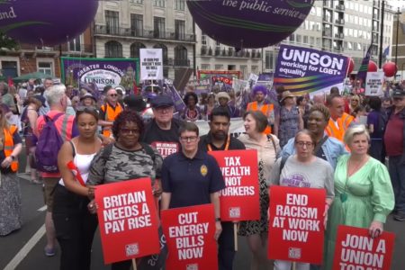 NEZADOVOLJNI BRITANCI IZAŠLI NA ULICE LONDONA Demonstracije zbog povećanja troškova života (VIDEO)