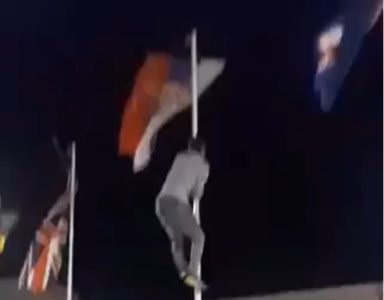 SMETAJU IM SRPSKA OBILJEŽJA Mladić iz Požege skinuo zastavu postavljenu povodom filmskog festivala (VIDEO)