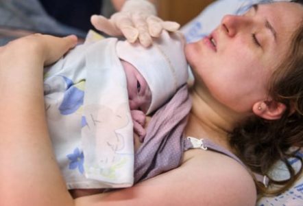 NOVČANU PODRŠKU DOBILO 2.570 PORODILJA Izdvojeno preko 1,3 miliona KM za banjalučke mame