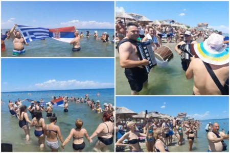 KADA SRBI I GRCI SVEŽU ZASTAVE Zaigrali kolce u moru u Paraliji, i Grci se veseli – i krstili (VIDEO)