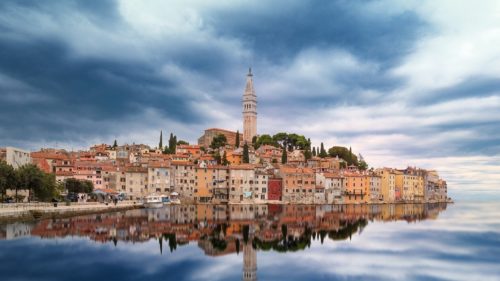 MORE UOKVIRENO IZMEĐU SREDNJOVJEKOVNIH ZIDINA Ovaj hrvatski grad zauzeo je prvo mjesto na listi najljepših primorskih destinacija Evrope