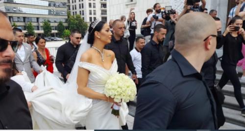 CRKVENO VENČANJE KAĆE I GOBELJE Kuma zaboravila burme, Marko „kupio“ mladu za 5.000 evra, a evo ko ih je venčao (FOTO/VIDEO)