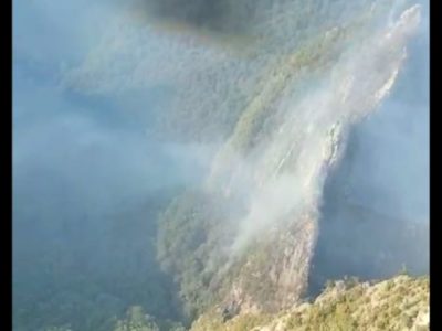 ANGAŽOVANE SVE RASPOLOŽIVE SNAGE Požar na području Nacionalnog parka “Sutjeska” stavljen pod kontrolu