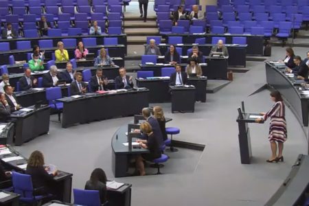 BUNDESTAG OCIJENIO DODIKA I ČOVIĆA KAO KRIVCE ZA LOŠE STANJE Njemački parlament usvojio rezoluciju o pomoći BiH