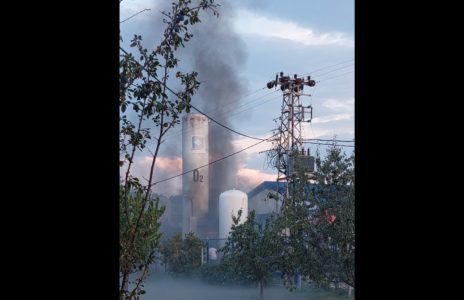 Požar u krugu preduzeća „Tehnogas“ u Trnu kod Banjaluke (VIDEO)