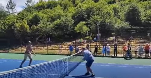 NOVAK ĐOKOVIĆ DOMAĆIN ZABAVNO-TENISKOG SPEKTAKLA U VISOKOM Srbin i Hrvat glavne zvijezde otvaranja teniskog centra (FOTO/VIDEO)