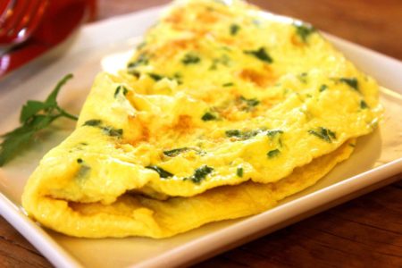 IDEJA ZA BRZINSKI DORUČAK Omlet od jaja i kupusa punjen sirom i šunkom