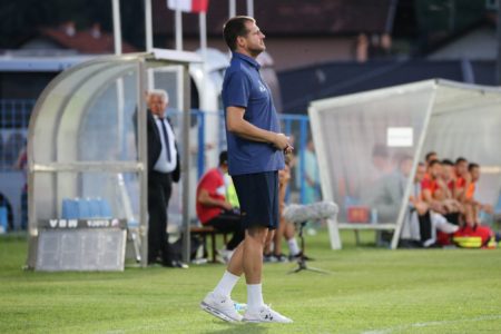 SKANDAL U BORCU Nenad Lalatović naveo da trpi pritiske lokalnih trenera koji rivalima odaju informacije o ekipi i vrijeđaju ga