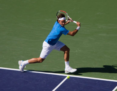 JEDAN OD NAJVEĆIH SPORTISTA SVIH VREMENA Pogledajte deset očaravajućih poteza Rodžera Federera (VIDEO)