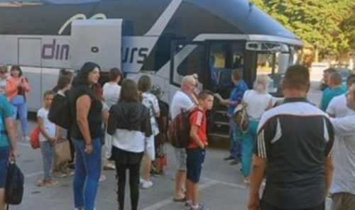 „PAO JE SA TERASE KLUBA NA PETOM SPRATU“ Učenici se vratili iz Praga nakon smrti kolege, biće im pružena psihološka pomoć