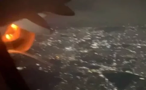 PANIKA NA NEBU Avionu planuo motor u letu (VIDEO)
