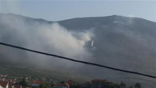 POVRIJEĐENA DVA VATROGASCA Helikopter gasi požar na Leotaru, vatrena stihija nastala zbog udara groma