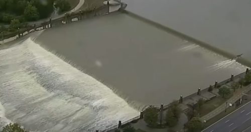 PROGLAŠENO STANJE KATASTROFE U 23 OKRUGA Poplave u Teksasu nanijele ogromne materijalne štete (VIDEO)