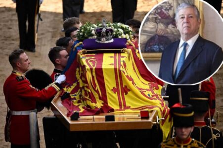 BRITANIJA BRUJI ZBOG NEPRIKLADNOG BAJDENOVOG PONAŠANJA Američki predsjednik se „kezio od uva do uva“ na sahrani Elizabete II (VIDEO)
