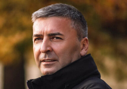 ADVOKAT O HAPŠENJU NOVITOVIĆA „Osumnjičen za nelegalno zapošljavanje Branislava Zeljkovića“