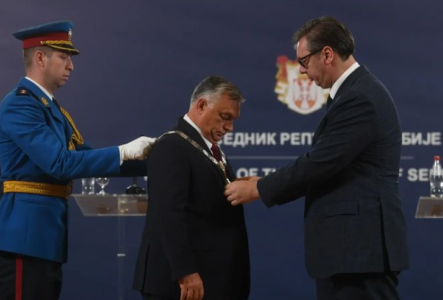 VUČIĆ URUČIO NAJVIŠI ORDEN ORBANU Velika čast ukazana premijeru Mađarske