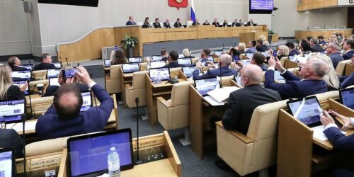 PODRŠKA 400 POSLANIKA Duma usvojila nacrt zakona o zabrani propagande LGBT
