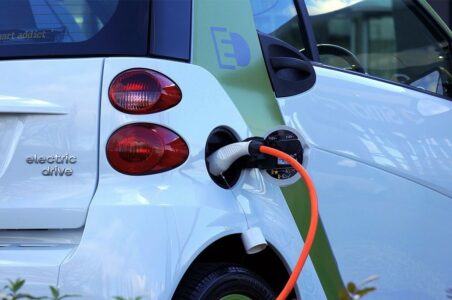 DRASTIČNO POSKUPLJENJE! Puna baterija “zelenog automobila“ može koštati više od punog rezervoara benzina