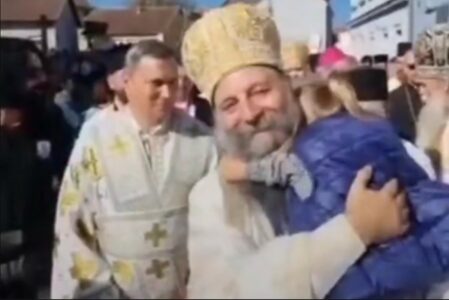 Emotivni susret patrijarha Porfirija i djevojčice u Vukovaru (VIDEO)
