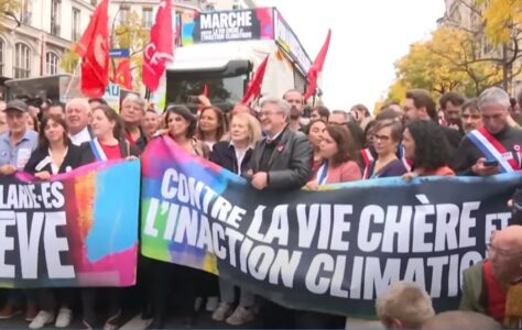 HILJADE LJUDI IZAŠLO NA ULICE PARIZA: Ovdje smo da spasimo Francuze od siromaštva, od zime nećemo imati šta da jedemo (VIDEO)