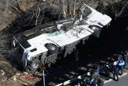 STRAVIČNA NESREĆA Autobus pao sa litice, poginulo 10 ljudi