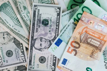 SVJETSKO TRŽIŠTE Evro “preskočio” dolar