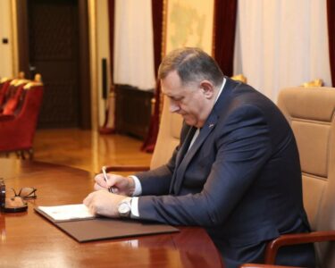 KONSULTACIJE O FORMIRANJU VLASTI NA NIVOU BiH Dodik: „Planirani sastanci sa „Osmorkom“ i HDZ-om“