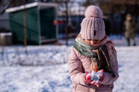 U SUSRET HLADNIM DANIMA Maštoviti načini kako nositi šal ove zime