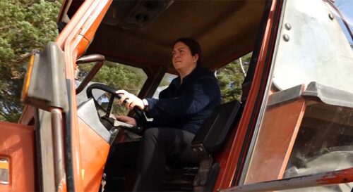 ROGATIČANKE RAZBIJAJU PREDRASUDE Žene u Borikama za traktorskim volanom