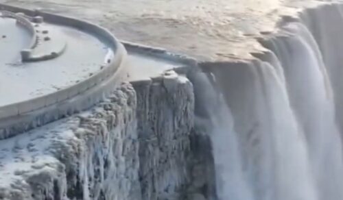 KANADA POD LEDOM Zaledili se i dijelovi Nijagarinih vodopada (VIDEO)