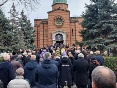 „IZA NJEGA ĆE OSTATI NENADOKNADIVA PRAZNINA“ Na Novom groblju sahranjen veliki pjesnik Rajko Petrov Nogo