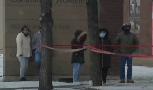HOROR SCENARIO U ČIKAGU Pucnjava ispred škole, ima poginulih (VIDEO)