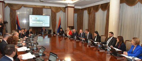 SJAJNA VIJEST ZA BUDŽETSKE RADNIKE Vlada Srpske predložila povećanje plata