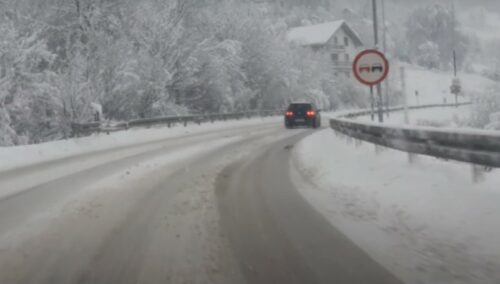 OPREZ! NIGDJE BEZ PUNE ZIMSKE OPREME Snijeg pravi probleme u ovom dijelu BiH