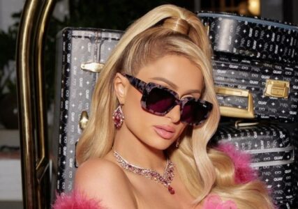 Paris Hilton oštro odgovorila na negativne komentare upućene njenom sinu: „Moj anđeo je savršeno zdrav“