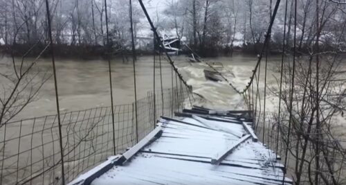 Srušio se most u Rudom zbog obilnih padavina (VIDEO)