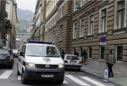 DOJAVA O BOMBI: Evakuisani zaposleni u Opštinskom sudu u Sarajevu