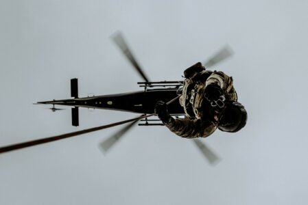 ZAIGRAO SE NA NEBU Pilot helikopterom iscrtao oblik penisa u vazduhu (FOTO)