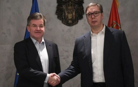 OTVORENO I PRIJATELJSKI Vučić razgovarao sa Lajčakom (FOTO)