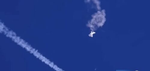 Američki lovac oborio neidentifikovani leteći objekat iznad Kanade (VIDEO)