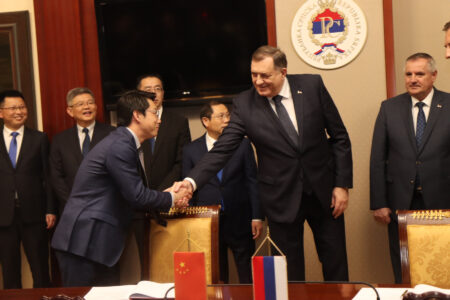 POTPISAN ISTORIJSKI VAŽAN UGOVOR Dodik zahvalan Kinezima zbog saradnje sa Srpskom: Gradi se 17 kilometara dionice auto-puta Brčko-Bijeljina