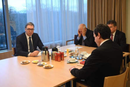 „TEŽAK SASTANAK! NEMA PREDAJE“ Oglasio se Aleksandar Vučić sa trilateralnog sastanka u Briselu