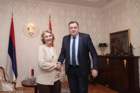 „PRESUDE SU DONESENE BEZ ČINJENICA“ Dodik: Američka ambasada brani povod vazdušnih udara NATO-a na Srpsku (FOTO)