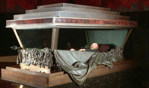 Pijanac pokušao ukrasti tijelo Vladimira Iljiča Lenjina iz mauzoleja na Crvenom trgu